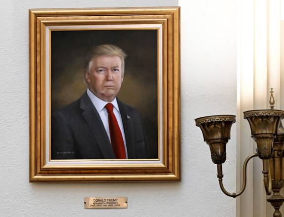 Trump'ın yerden yere vurduğu 40 yıllık ressam konuştu 1